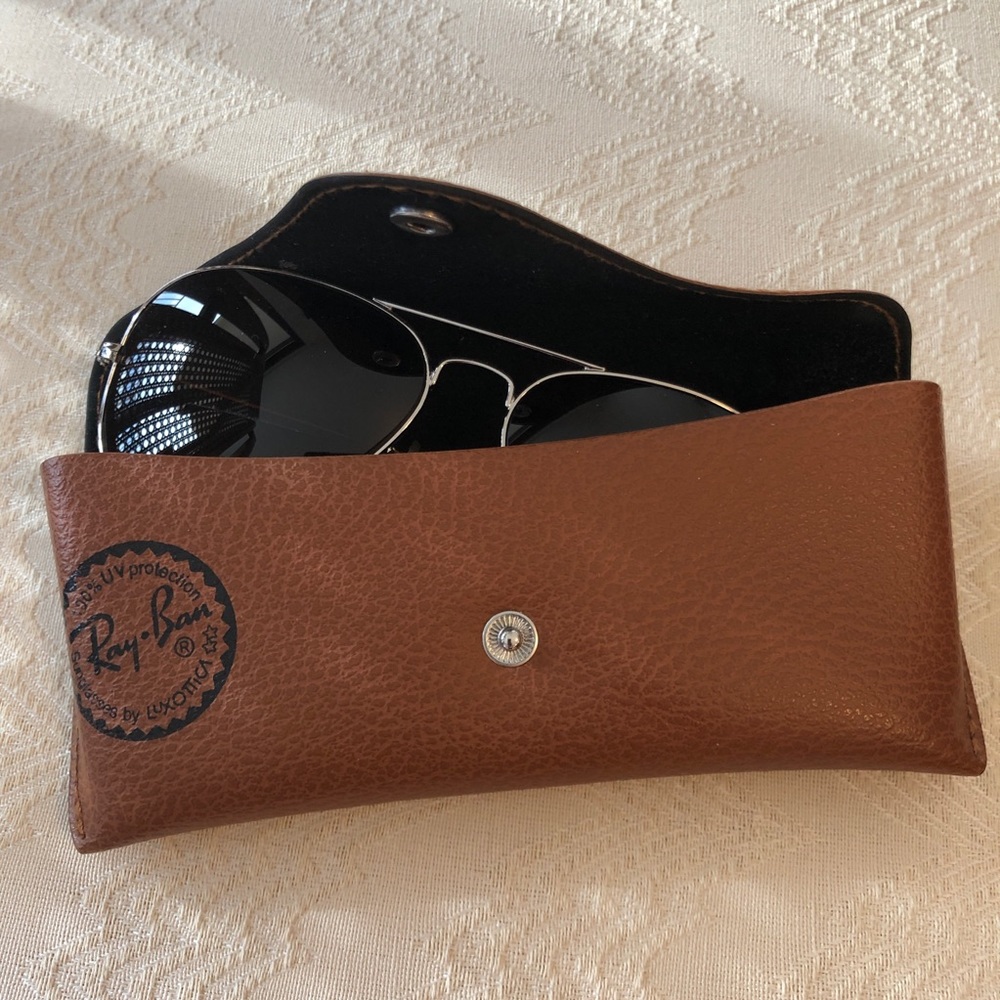 Ray Ban Classic Aviator Sunglasses. - Picture 3 of 10